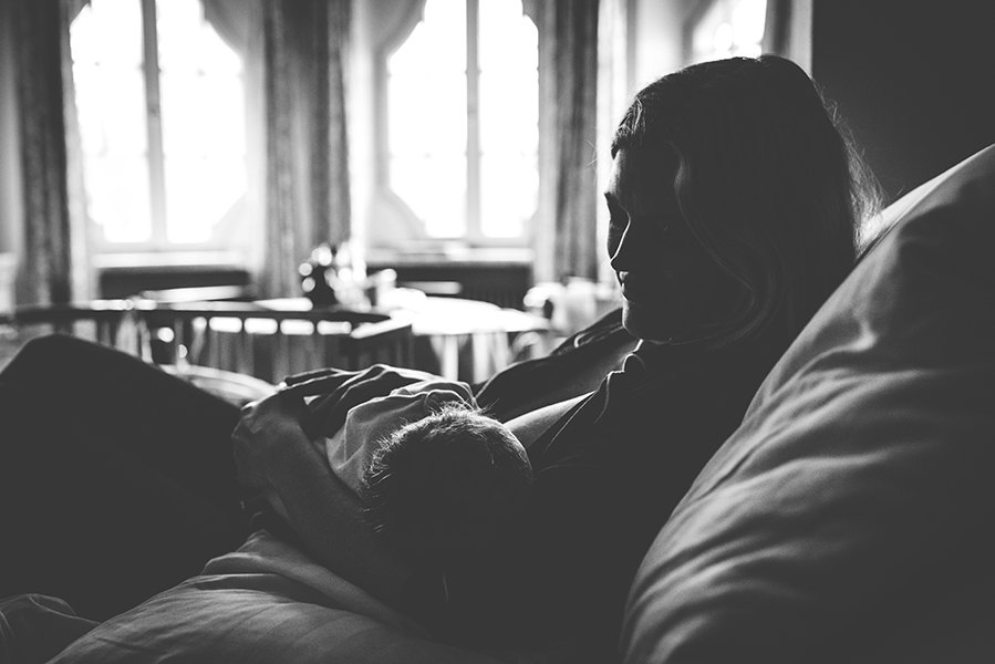 tammy-nicole-photography-newborn-frsh48-baby-maternity-breastfeeding-english-espanol-munich-family-10
